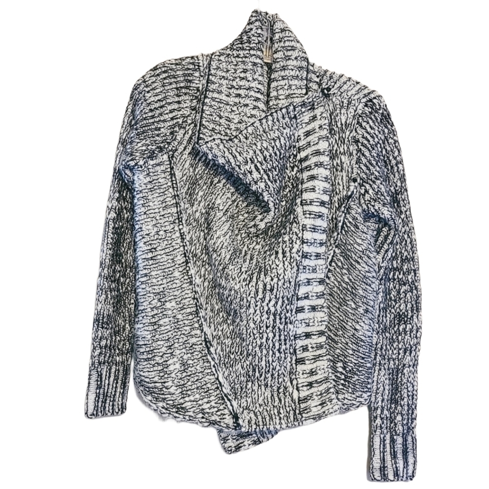 Anthropologie | Women's Yellow Bird Asymmetrical Sweater (Size XS)